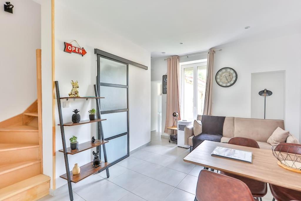 Appartement L'Escale  à Le Gond-Pontouvre Extérieur photo